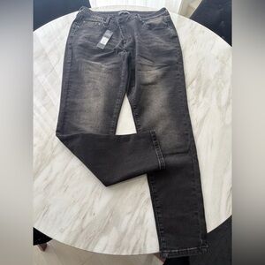 Women’s Black Jeans